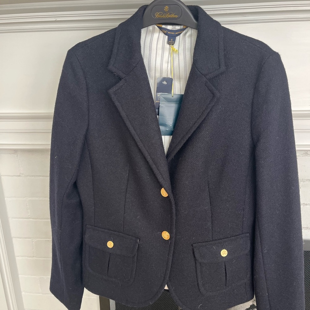 NWT Brooks Brothers 346 Navy wool Blazer with Gold Buttons size 4 - classic !